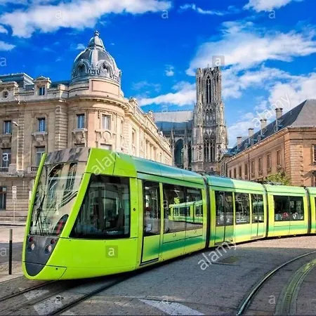 By Le Parvis * Reims