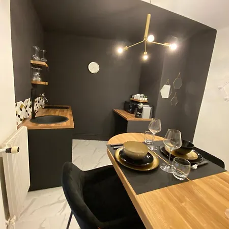 By Le Parvis Apartment