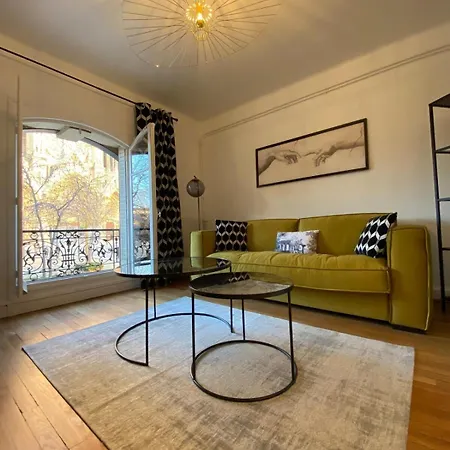 By Le Parvis Apartment *